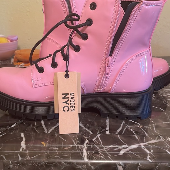 Pink docs - Picture 2 of 2